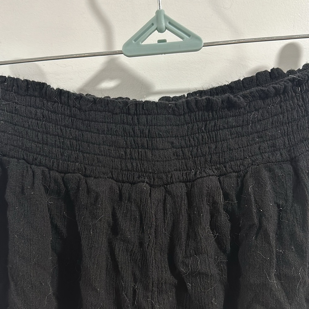 Ecote Smocked Beach Shorts - Picture 6 of 6